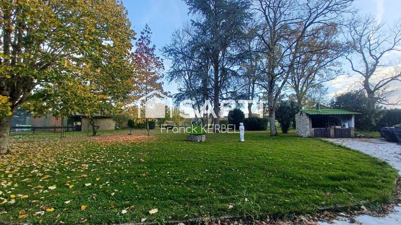 Maison - 223 m² - 8 pièces