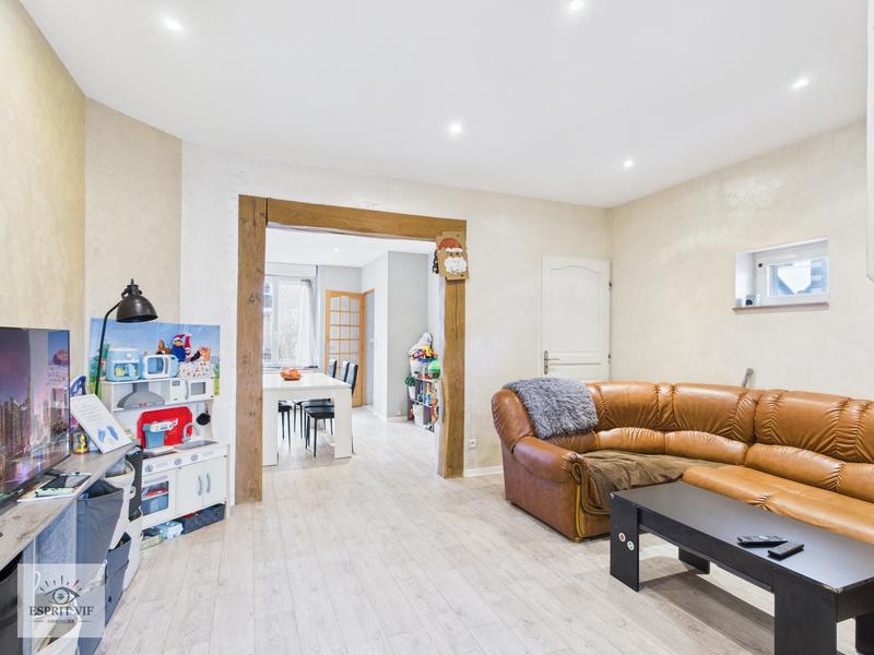 Maison - 96 m² - 5 pièces