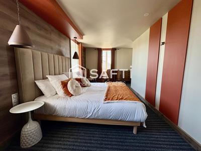 Maison - 426 m² - 9 pièces