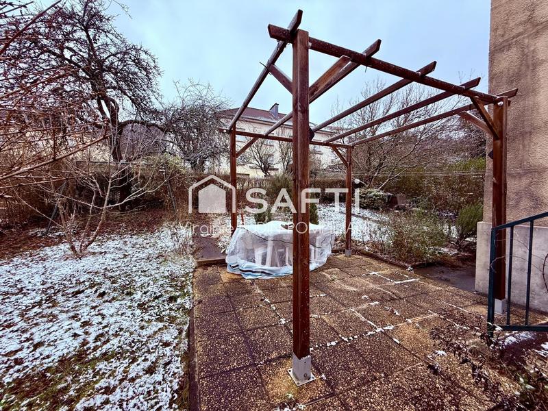 Maison - 96 m² - 5 pièces