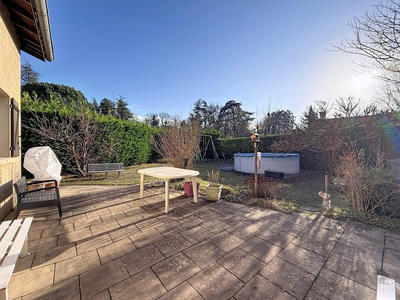 Maison traditionnelle - 122 m² - 6 pièces