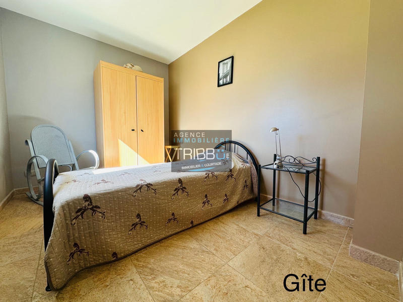 Maison - 228 m² - 10 pièces