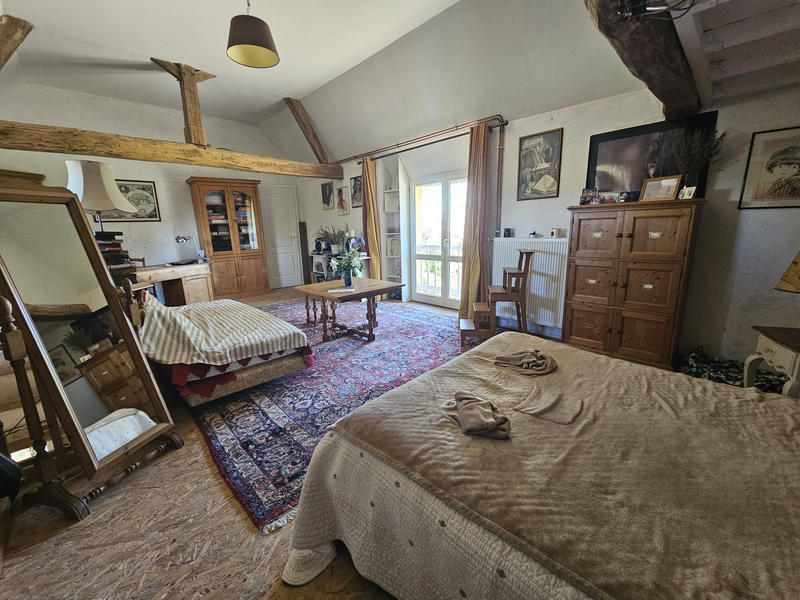 Maison - 220 m² - 6 pièces