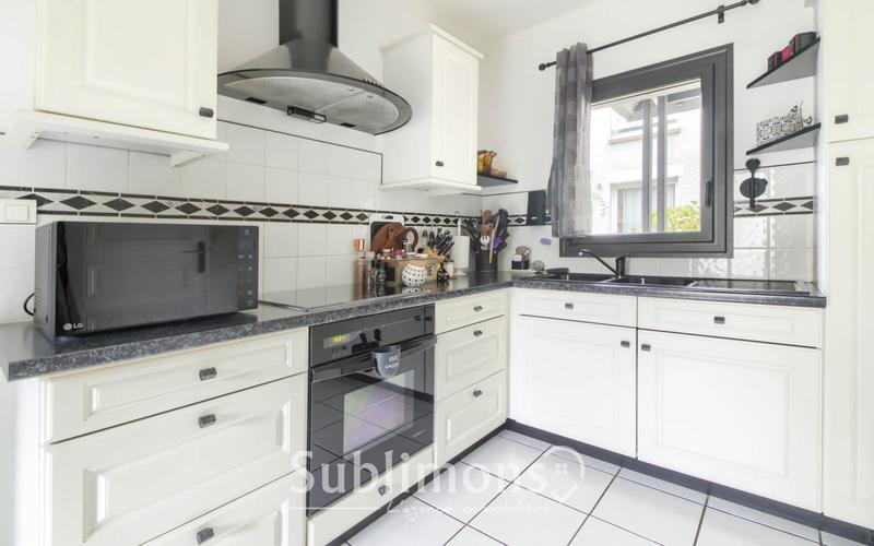 Maison traditionnelle - 163 m² - 8 pièces