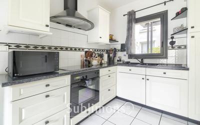 Maison traditionnelle - 163 m² - 8 pièces