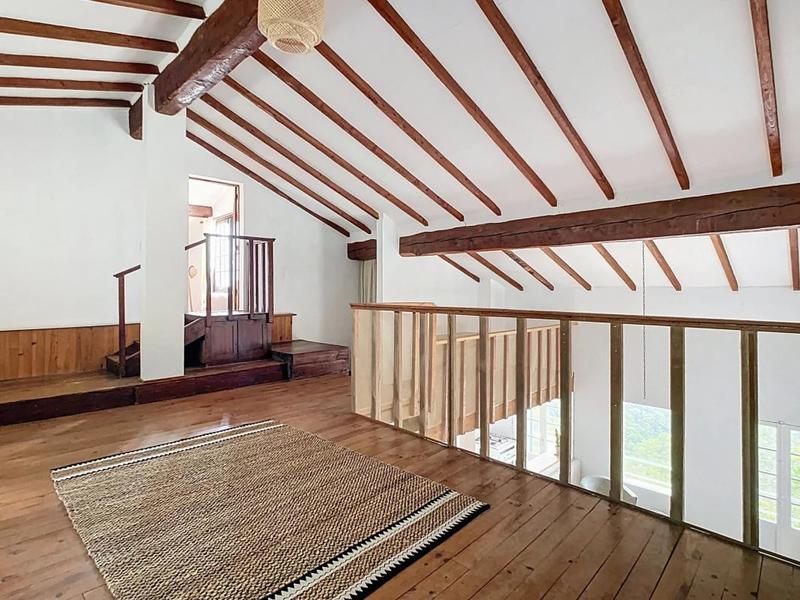 Maison - 201 m² - 5 pièces