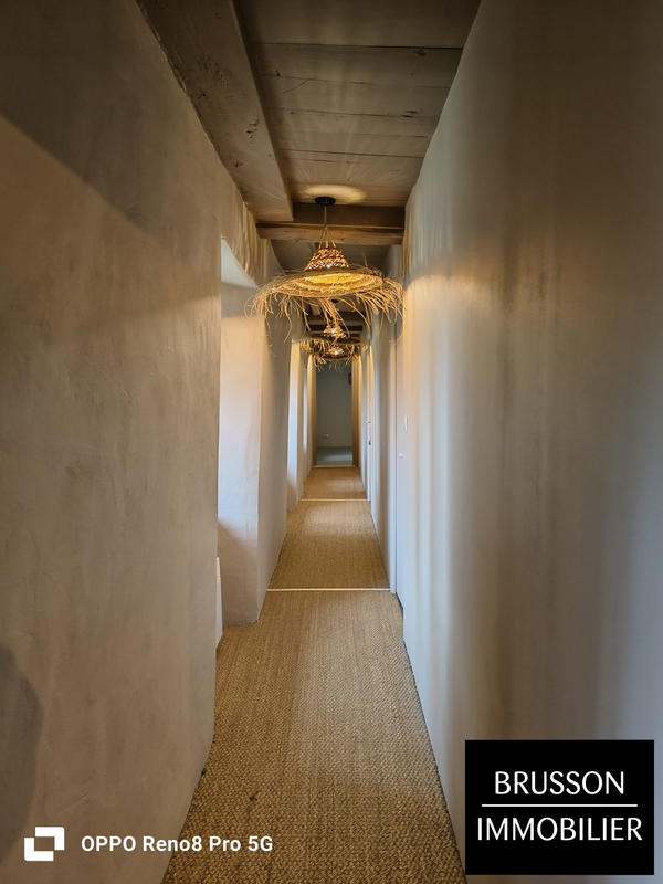 Maison - 440 m² - 8 pièces