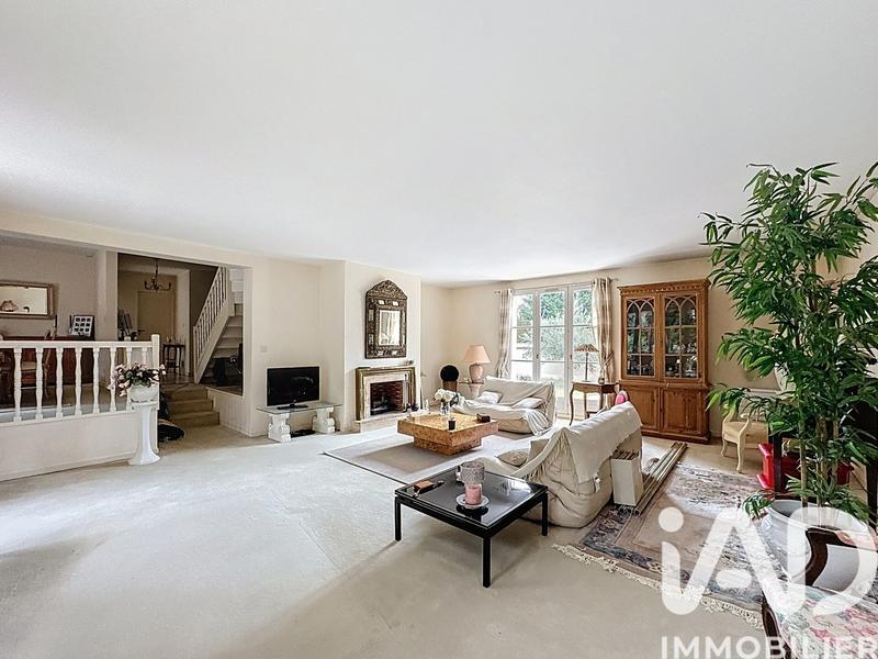 Maison - 245 m² - 7 pièces