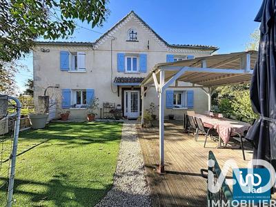 Maison - 233 m² - 9 pièces