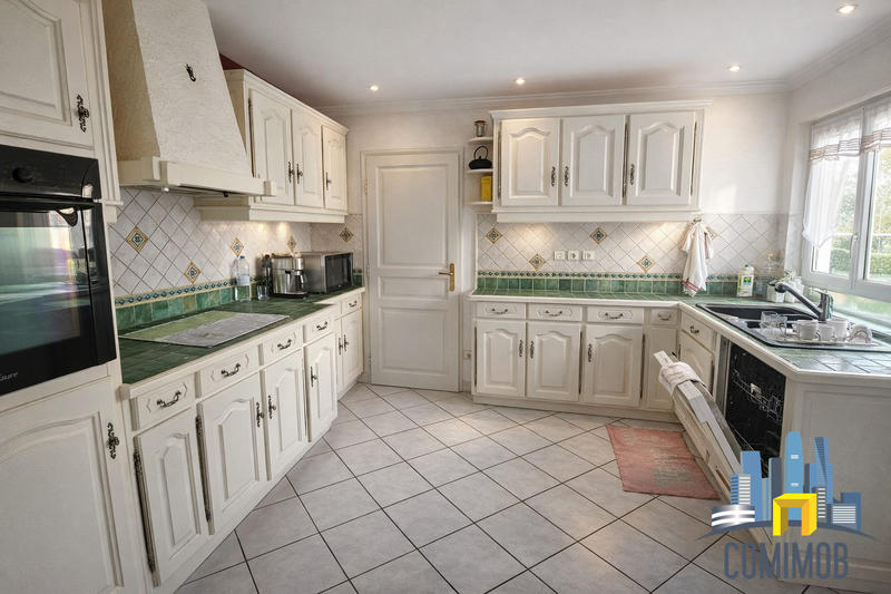 Maison traditionnelle - 92 m² - 4 pièces