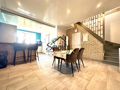 Maison - 90 m² - 5 pièces