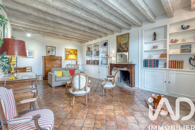 Maison - 303 m² - 8 pièces