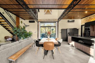 Maison - 187 m² - 4 pièces