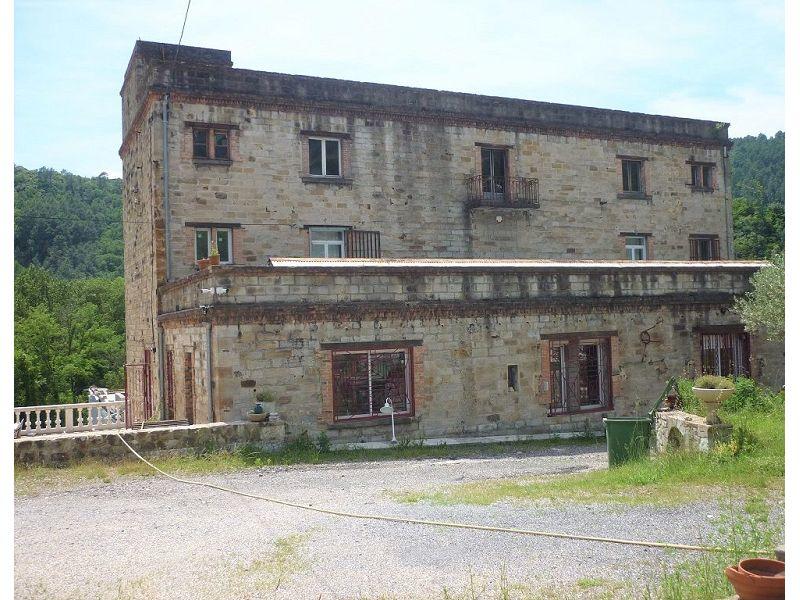 Propriété - 700 m² - 16 pièces