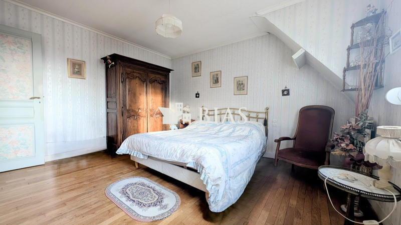 Maison traditionnelle - 140 m² - 5 pièces