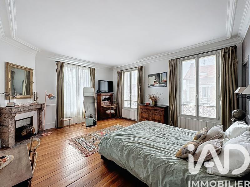 Maison - 233 m² - 8 pièces