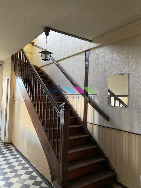 Maison - 280 m² - 9 pièces