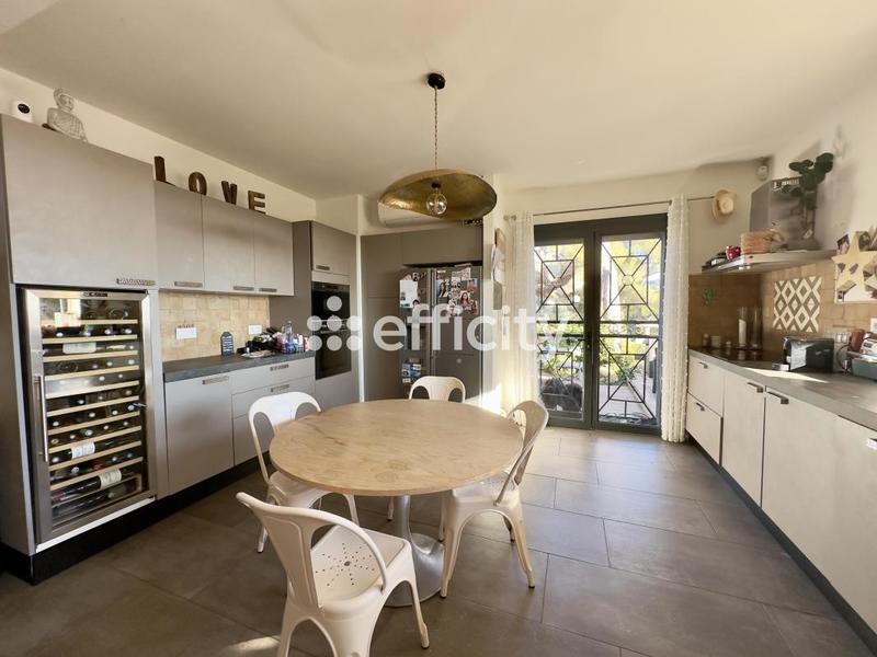 Villa - 267 m² - 11 pièces