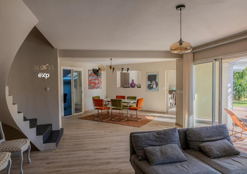 Villa - 255 m² - 8 pièces