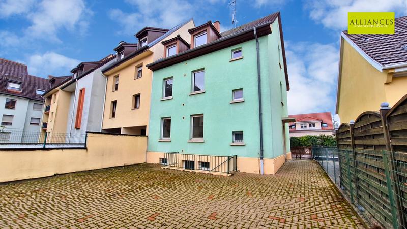 Immeuble - 155 m² - 9 pièces