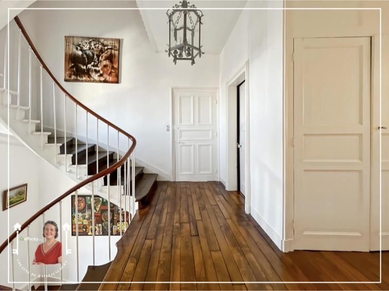 Maison - 430 m² - 12 pièces