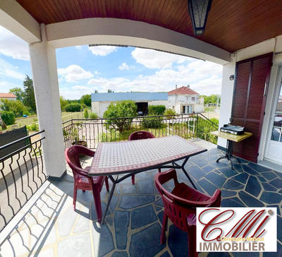 Maison - 217 m² - 8 pièces