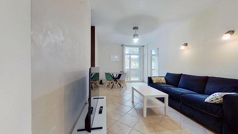 Appartement - 77 m² - 5 pièces