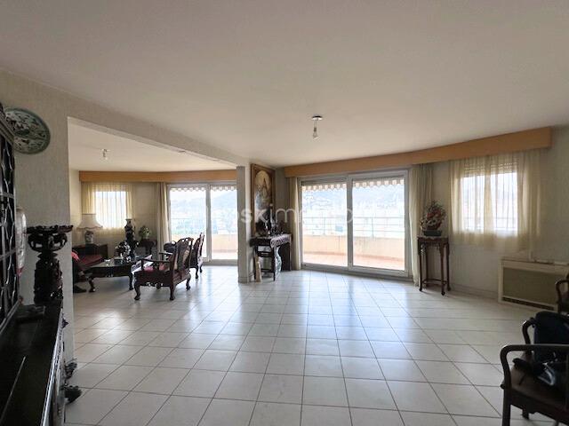 Appartement - 106 m² - 5 pièces