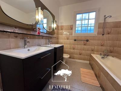 Maison - 136 m² - 6 pièces