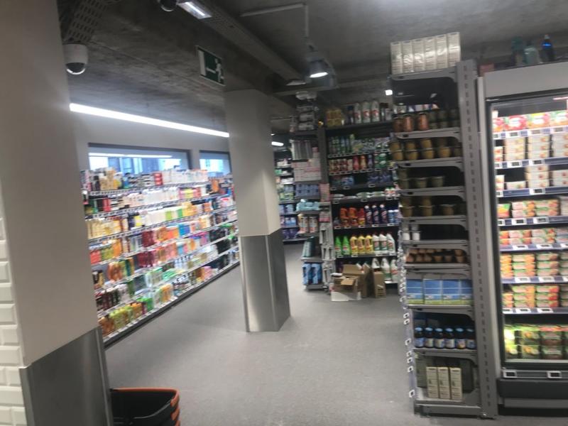 Local commercial - 740 m²