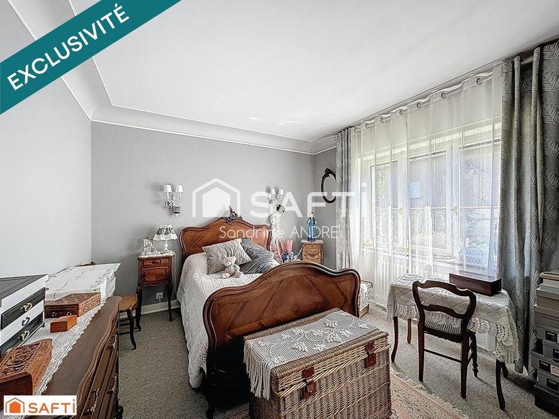 Maison - 260 m² - 10 pièces