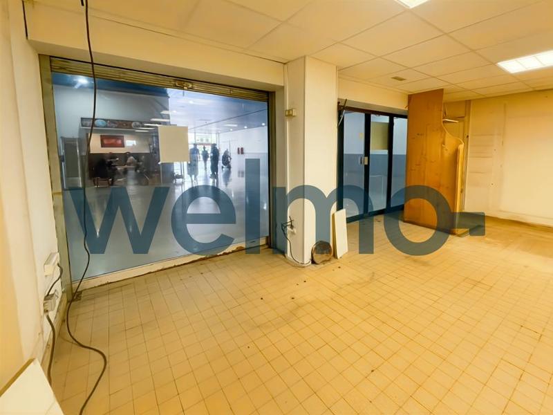 Local commercial - 156 m² - 5 pièces