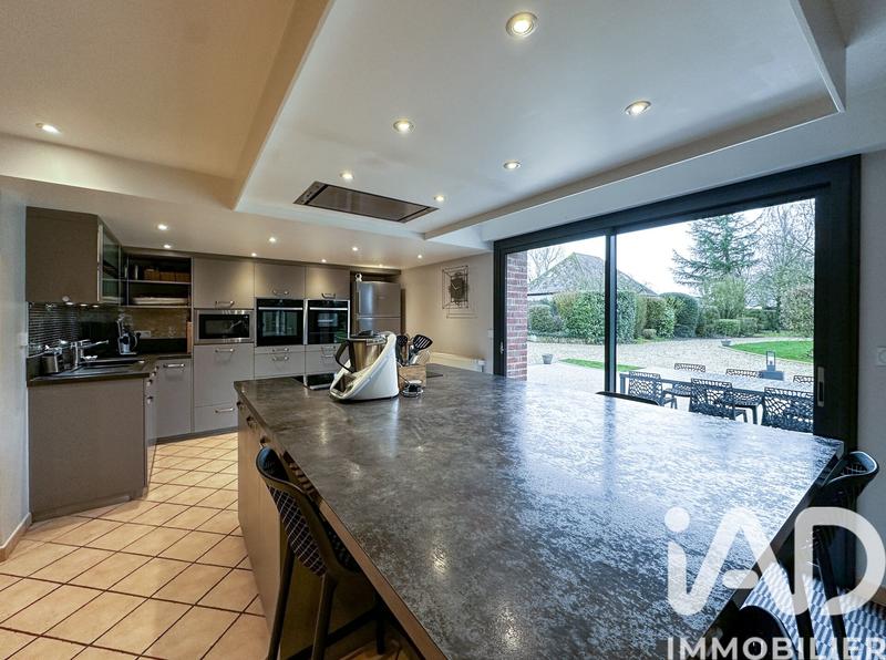 Maison - 370 m² - 10 pièces