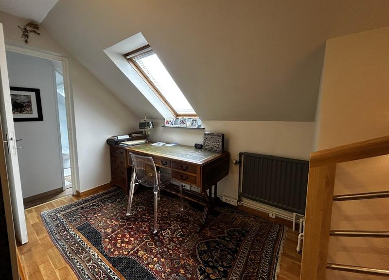 Maison - 199 m² - 9 pièces