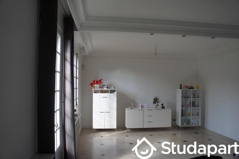 Maison - 200 m² - 8 pièces