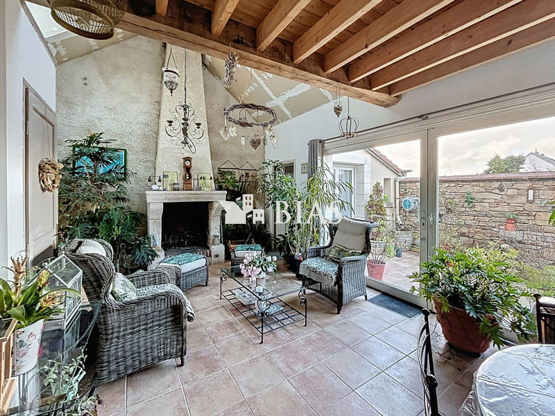 Maison - 300 m² - 7 pièces