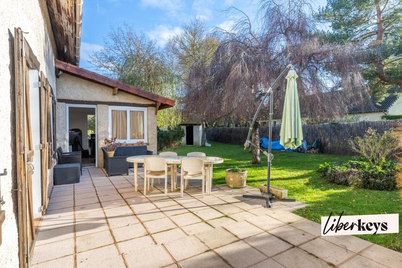 Propriété - 220 m² - 8 pièces