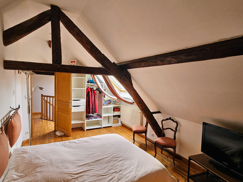 Maison - 250 m² - 9 pièces