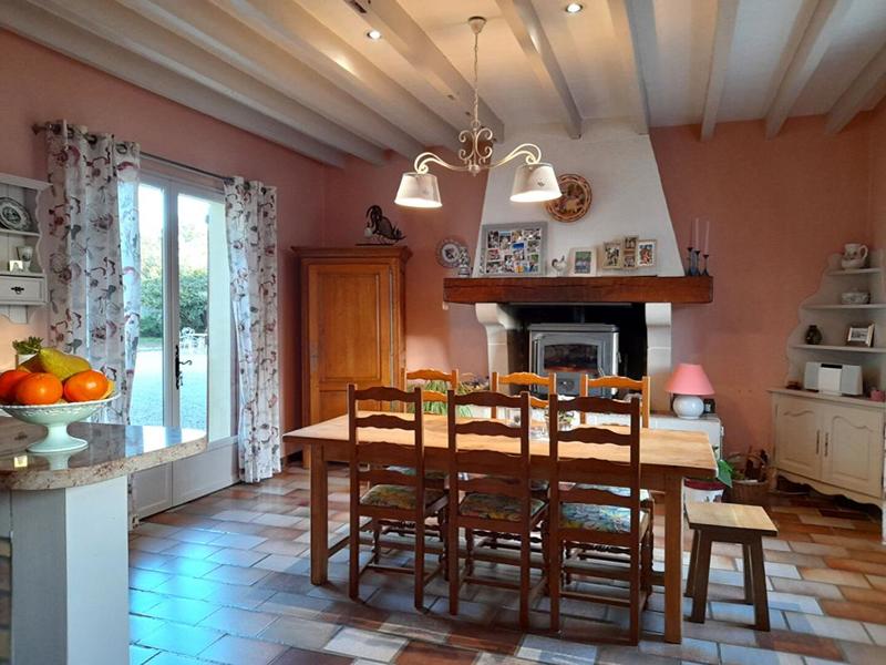 Maison - 239 m² - 11 pièces
