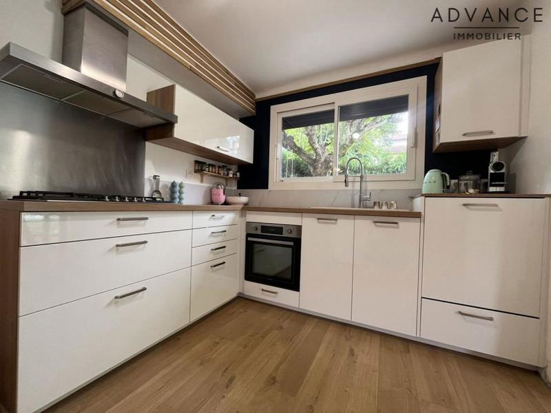 Château - 102 m² - 5 pièces