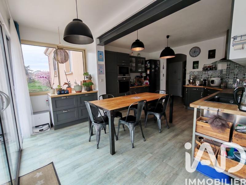 Maison - 145 m² - 8 pièces