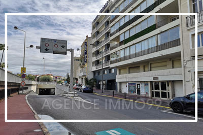 Parking / Garage - 14 m²