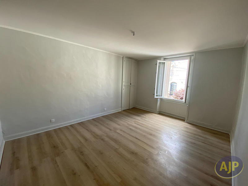 Maison - 167 m² - 8 pièces