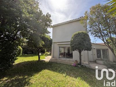 Maison - 240 m² - 9 pièces