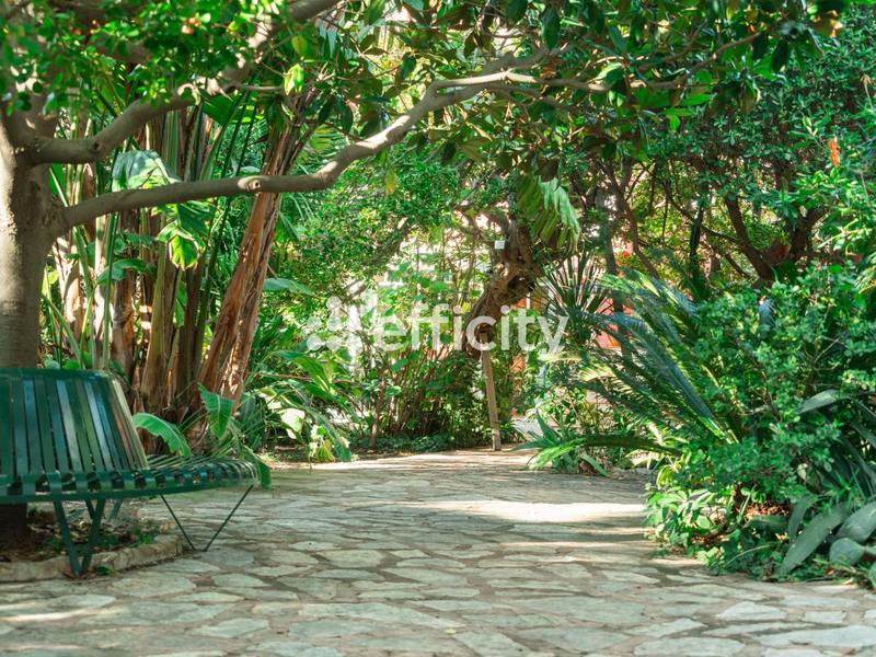 Maison - 236 m² - 6 pièces