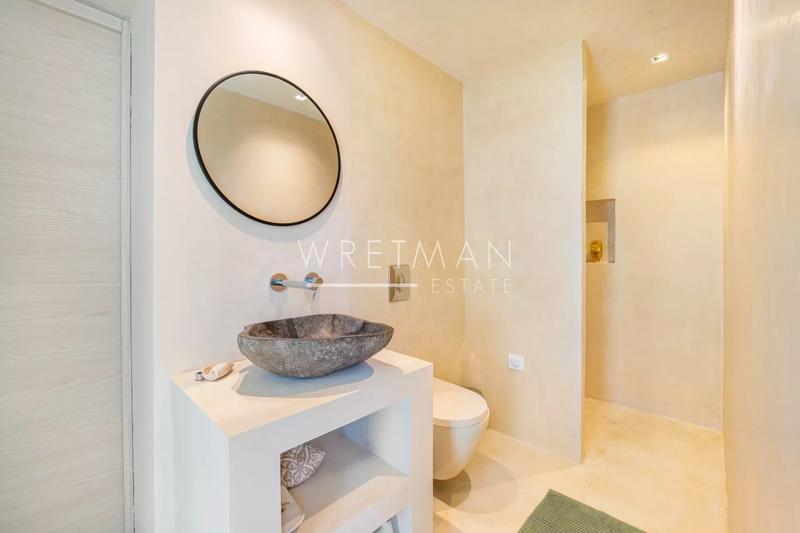 Maison - 222 m² - 6 pièces