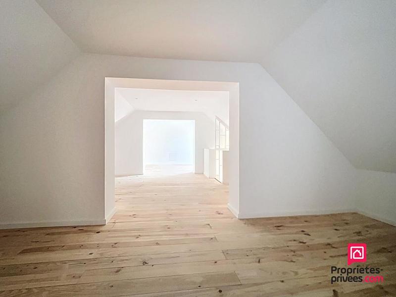 Maison - 220 m² - 8 pièces