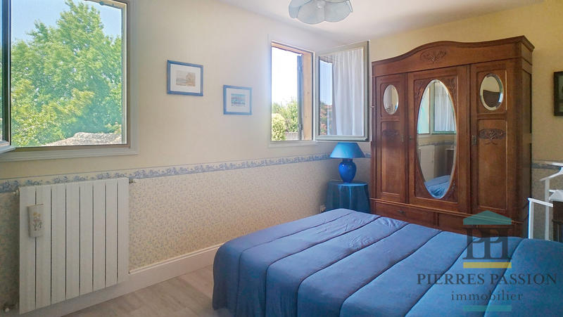 Maison - 275 m² - 9 pièces