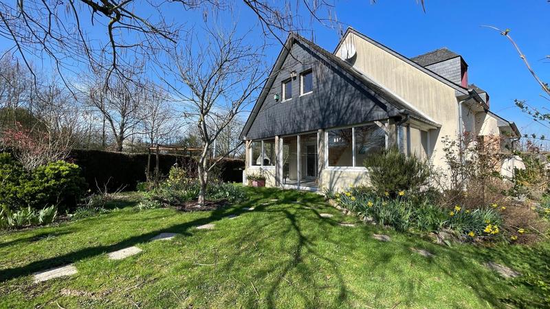 Maison - 111 m² - 6 pièces