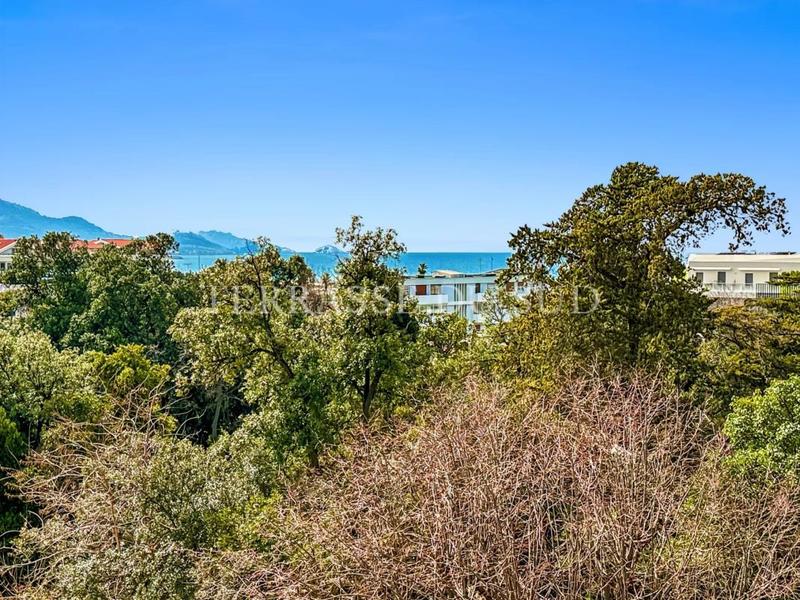 Appartement - 136 m² - 4 pièces